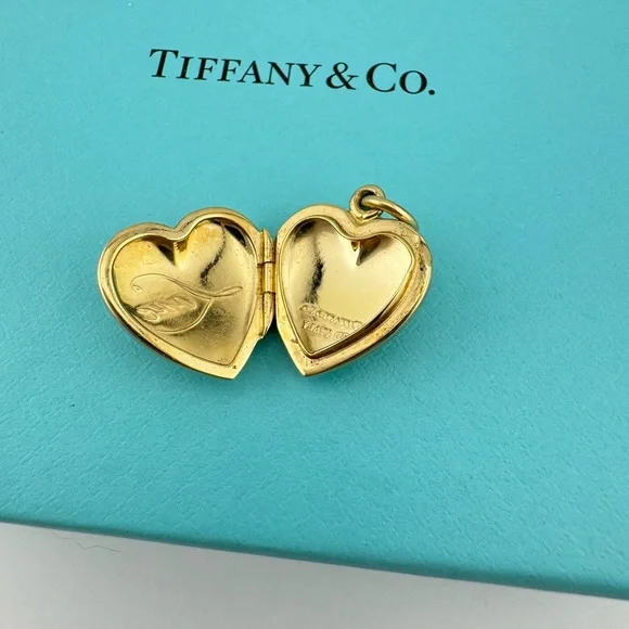 RARE Tiffany & Co. 14k Love Locket in Yellow Gold ✨ - Picture 6 of 6